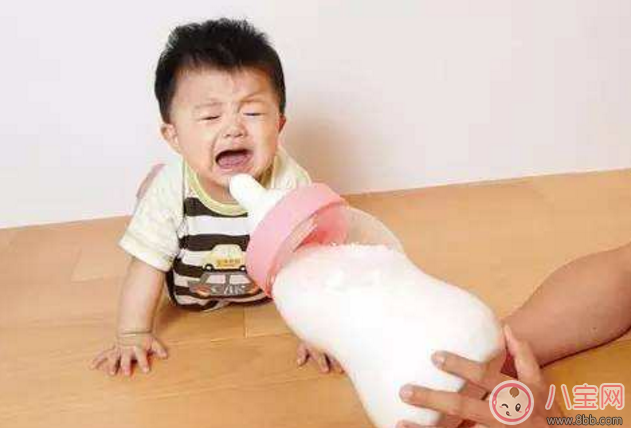宝宝一百天不爱吃奶了怎么办 一百天宝宝不吃奶有哪些影响