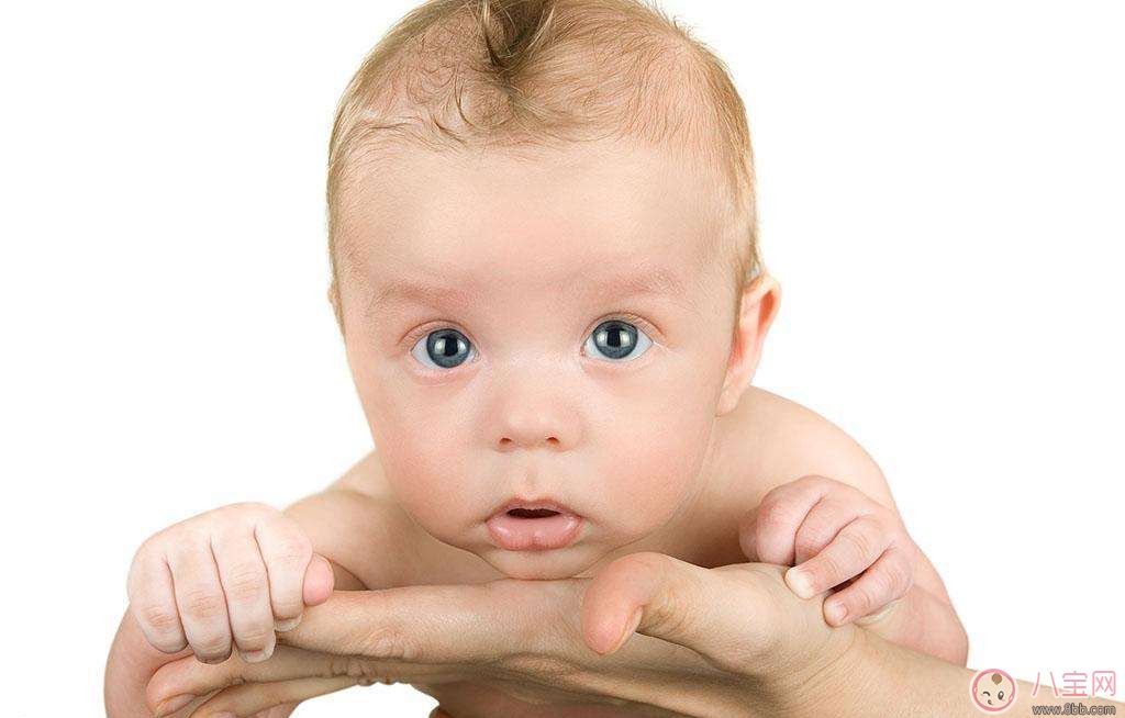 新生儿头皮上的乳痂是什么 如何照顾新生婴儿的皮肤