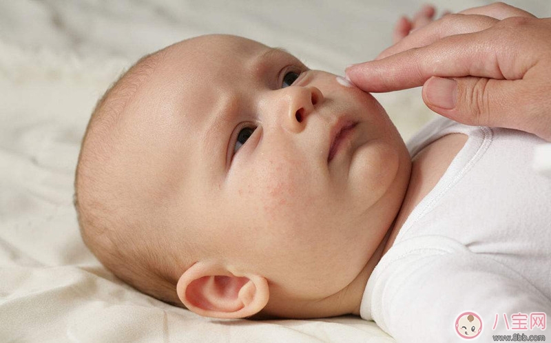 如何挑选宝宝皮肤护肤品​ 冬季婴儿护肤品怎么样选择