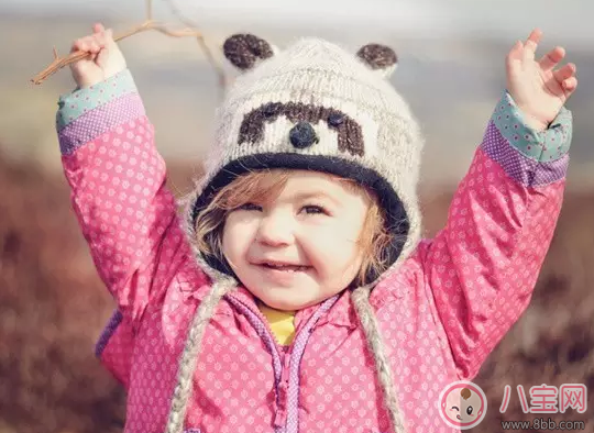 冬天宝宝打预防针穿什么衣服合适 冬天宝宝打疫苗穿衣服太多怎么办