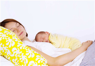 产后照顾宝宝压力大怎么办 坐月子如何放松心情