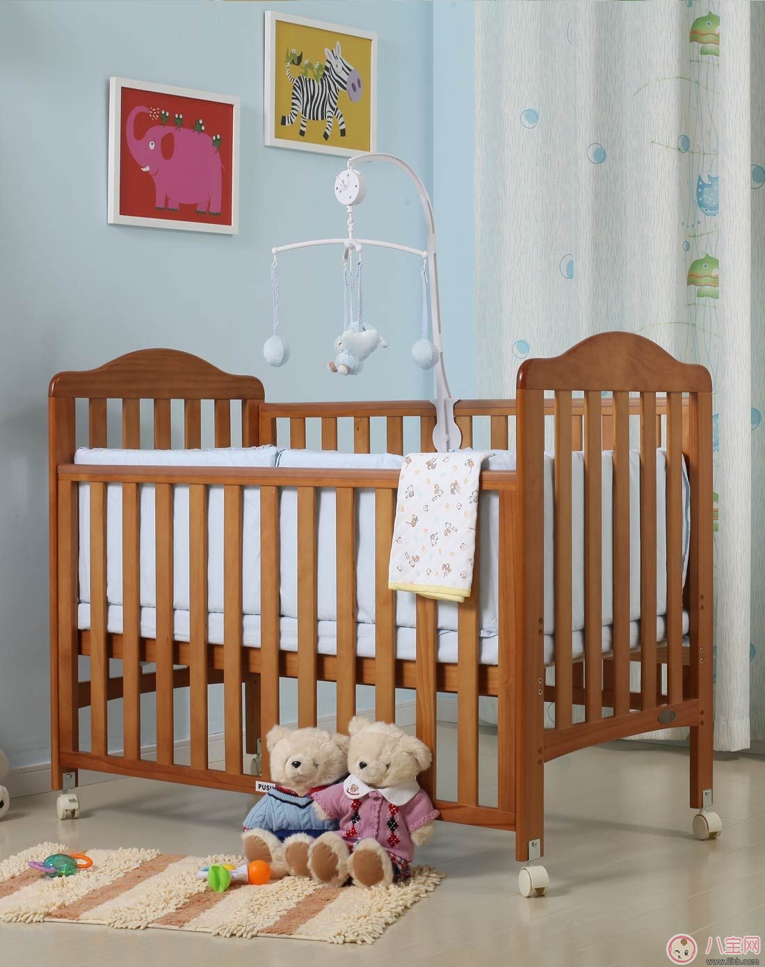 宝宝床怎么保证安全 婴儿床挑选硬床垫比较好吗