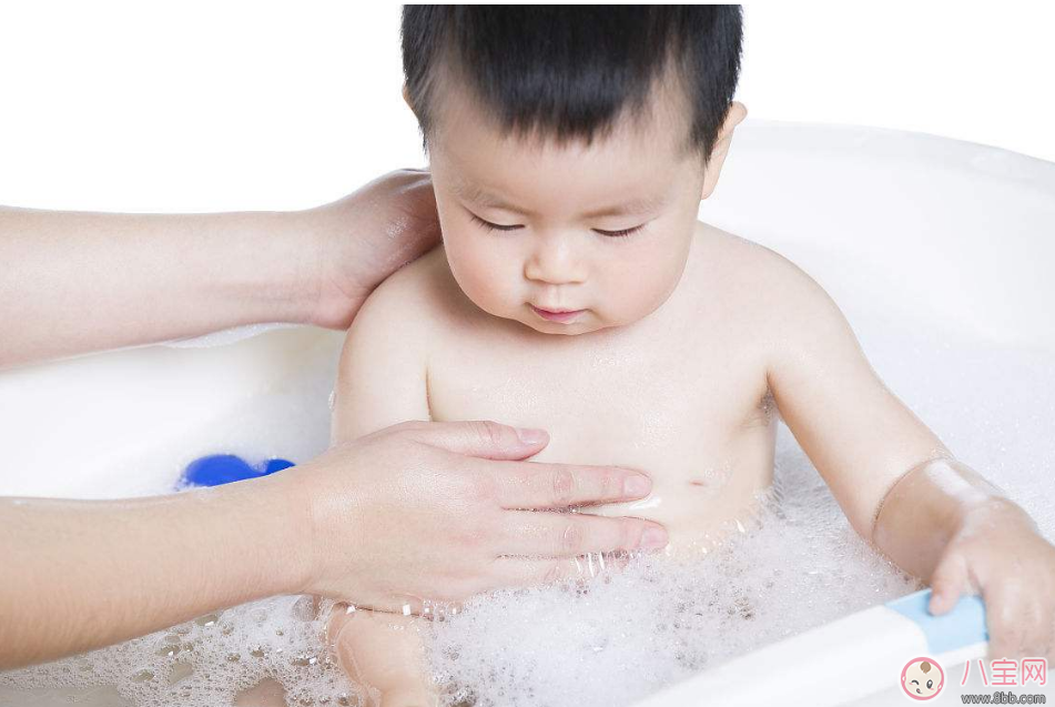 给宝宝洗澡要不要搓泥 6岁之前小孩子洗澡为什么不要搓泥
