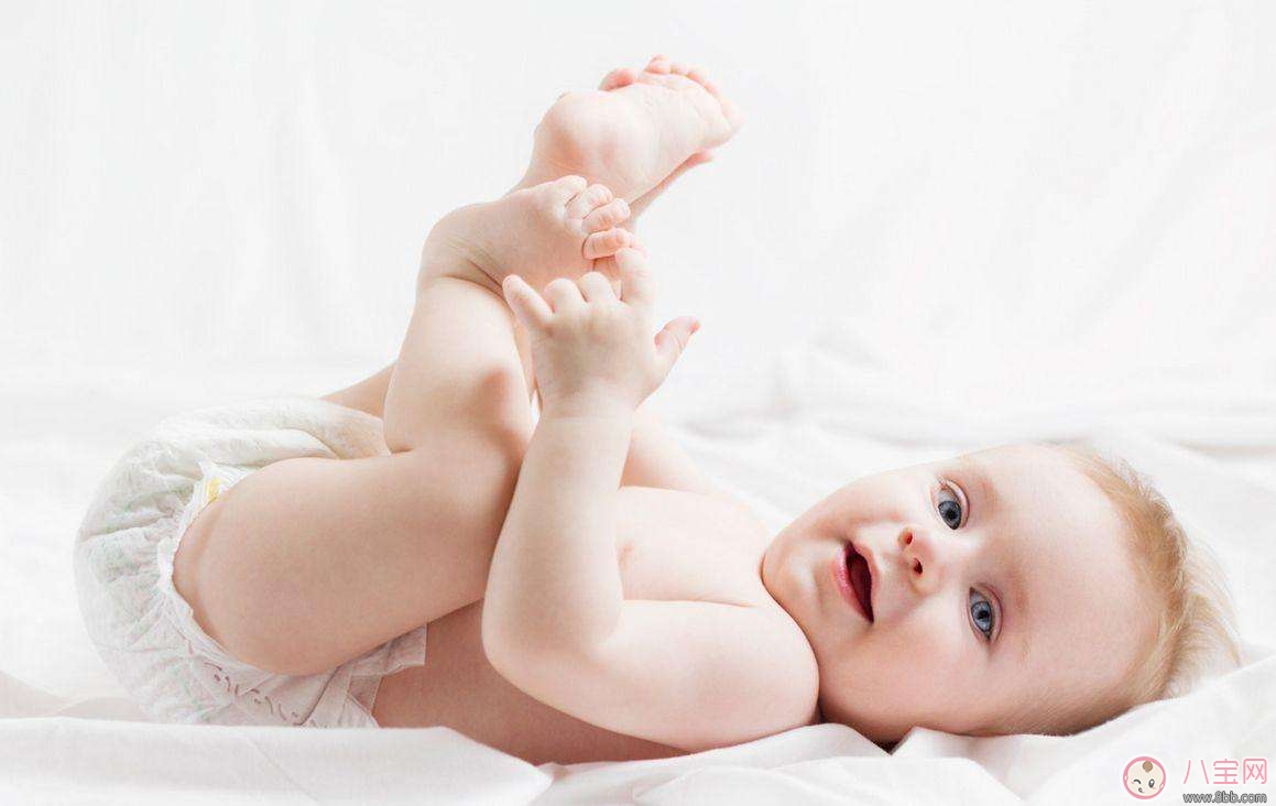 冬季如何给宝宝选择尿布 冬天用尿不湿好还是用尿布好
