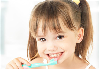 婴幼儿牙齿口腔的保健怎么做 如何护理婴幼儿口腔