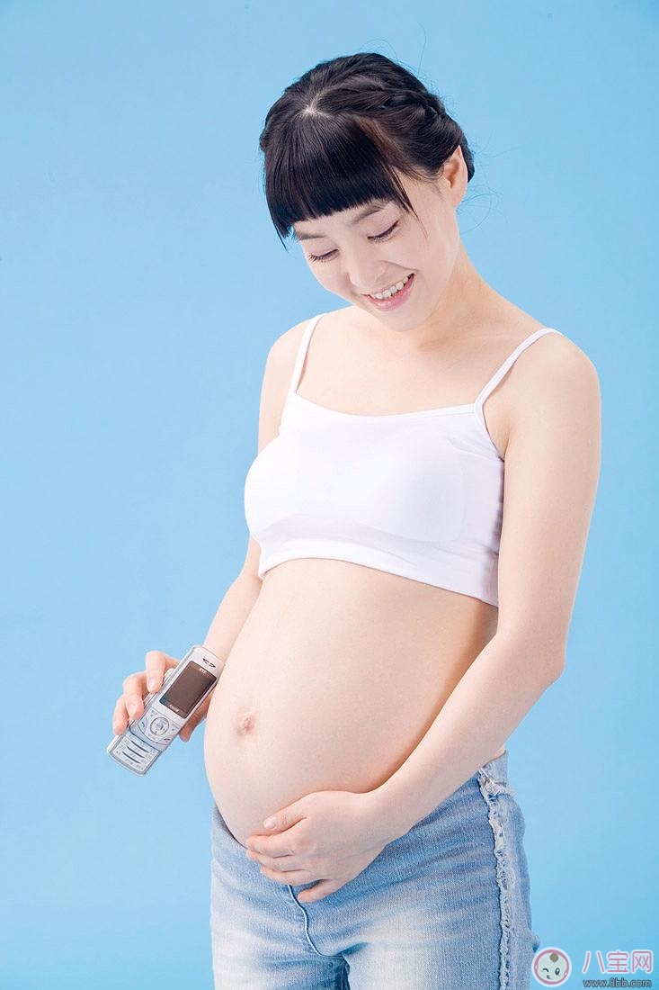孕期可以使用手机和电脑吗 孕期用手机会影响宝宝发育吗