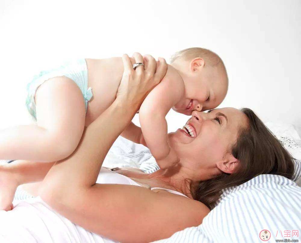 哺乳期乳头裂开怎么护理 如何进行母乳喂养