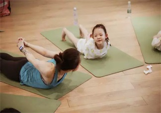 亲子瑜伽怎么做 怎么和宝宝一起做亲子瑜伽
