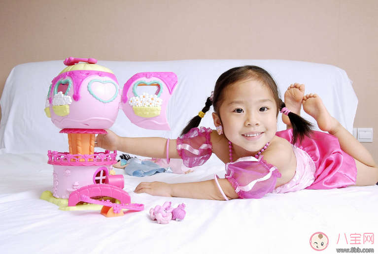 1-3岁女宝宝玩具推荐 适合女孩子的玩具有哪些