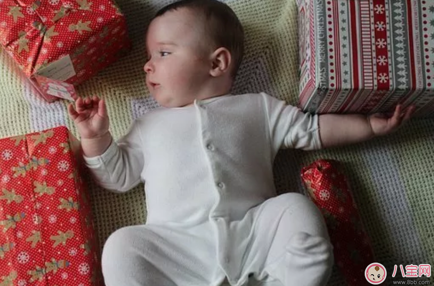 如何选购宝宝枕头   选择婴幼儿枕头枕芯有讲究吗