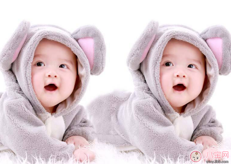 家里有对双胞胎宝宝是种什么样的体验