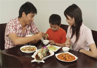 孩子吃饭特别的慢怎么办 怎么帮助孩子纠正过来