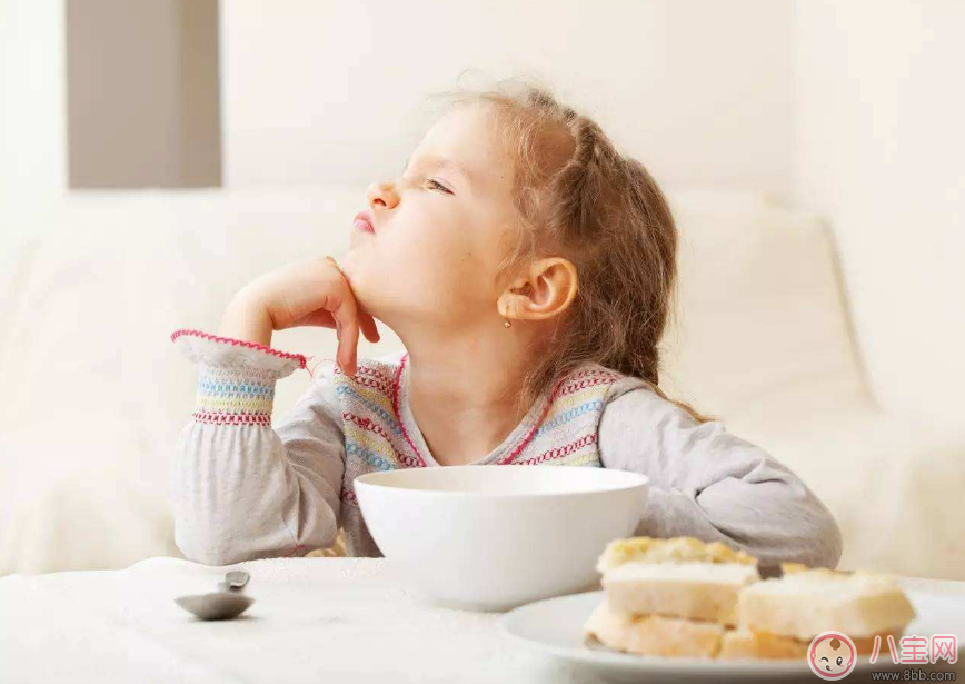 为什么宝宝总是不能安安静静的吃饭 怎么让孩子乖乖吃饭