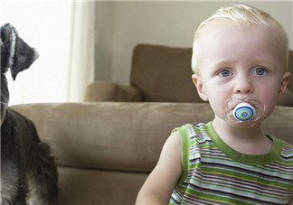 2岁宝宝怎么戒安抚奶嘴  2岁戒安抚奶嘴的方法有哪些