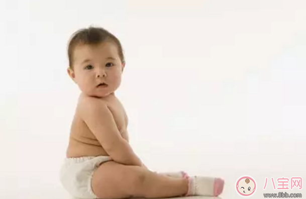 宝宝的稀便和腹泻有什么区别 为什么吃母乳的宝宝大便是稀的