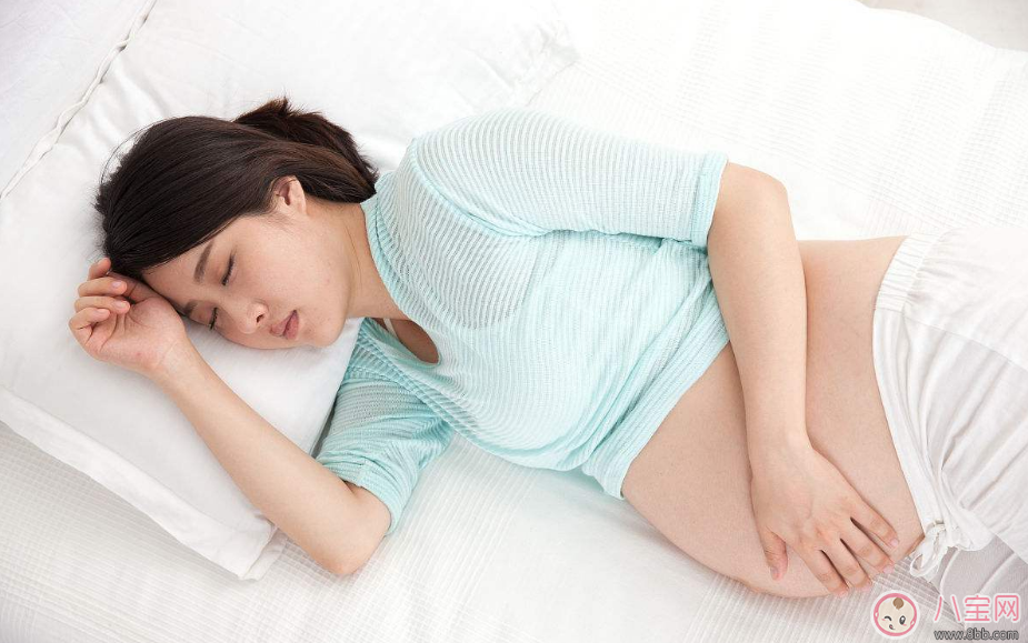 怀孕三个月可以趴着睡吗 2018怀孕趴着睡对胎儿有影响吗