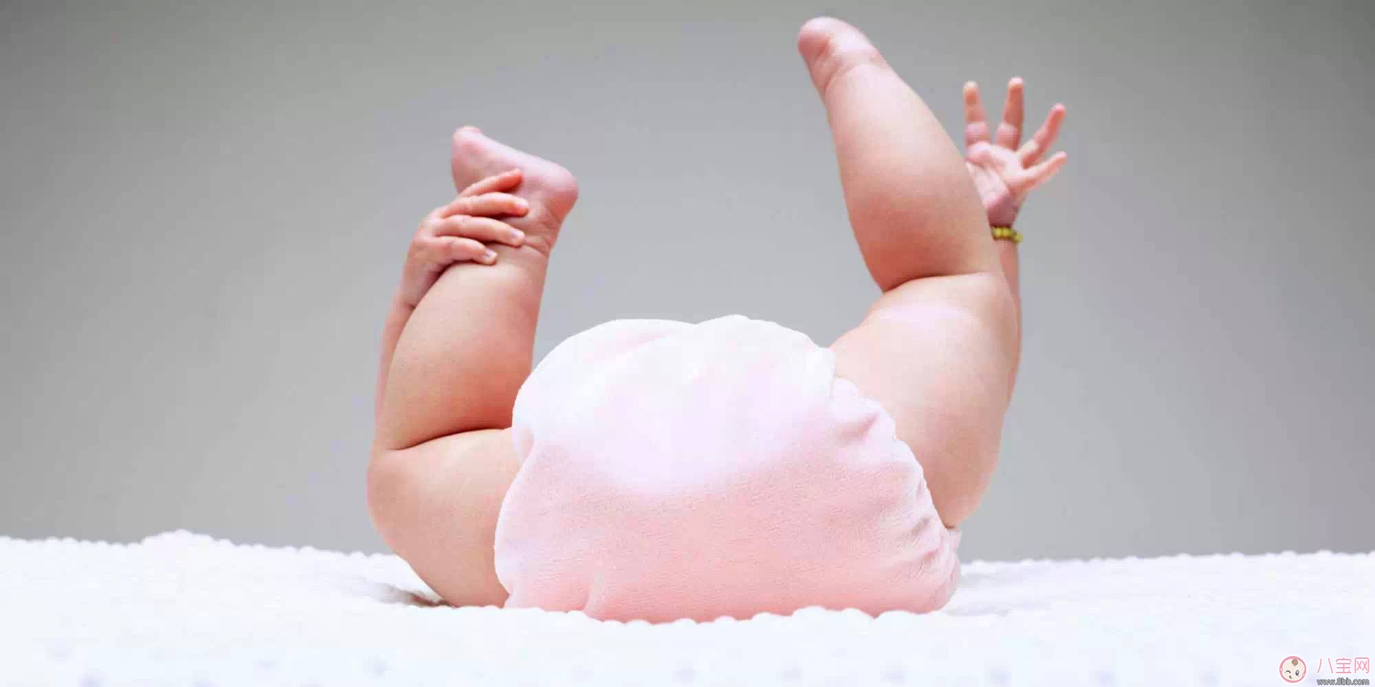 婴儿纸尿裤大小怎么选  怎么给婴儿穿纸尿裤
