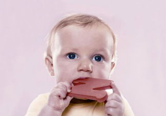 宝宝缺铁性贫血有哪些症状 宝宝缺铁性贫血怎样补血