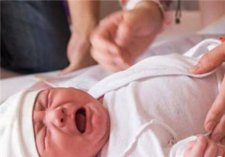 为什么剖腹产宝宝更容易哭 剖腹产宝宝更容易哭怎么办