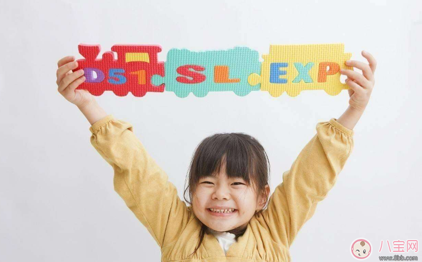 怎么让孩子从小就会两种语言 让孩子从小就会英语和中文的方法是什么