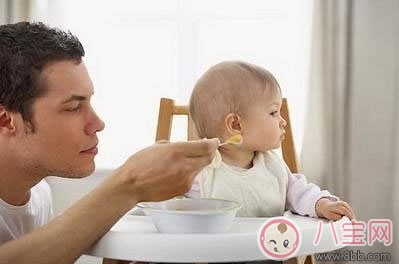 宝宝不好好吃饭怎么办 如何让宝宝自觉吃饭小技巧