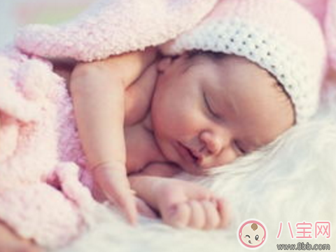 孩子睡觉经常惊醒哭闹是什么原因 如何安抚宝宝继续睡觉