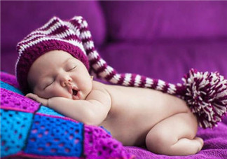 宝宝喜欢趴着睡好吗 宝宝趴着睡觉会不会影响发育