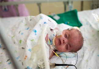 新生儿猝死综合症是什么 怎么避免孩子因为睡觉不当而死亡
