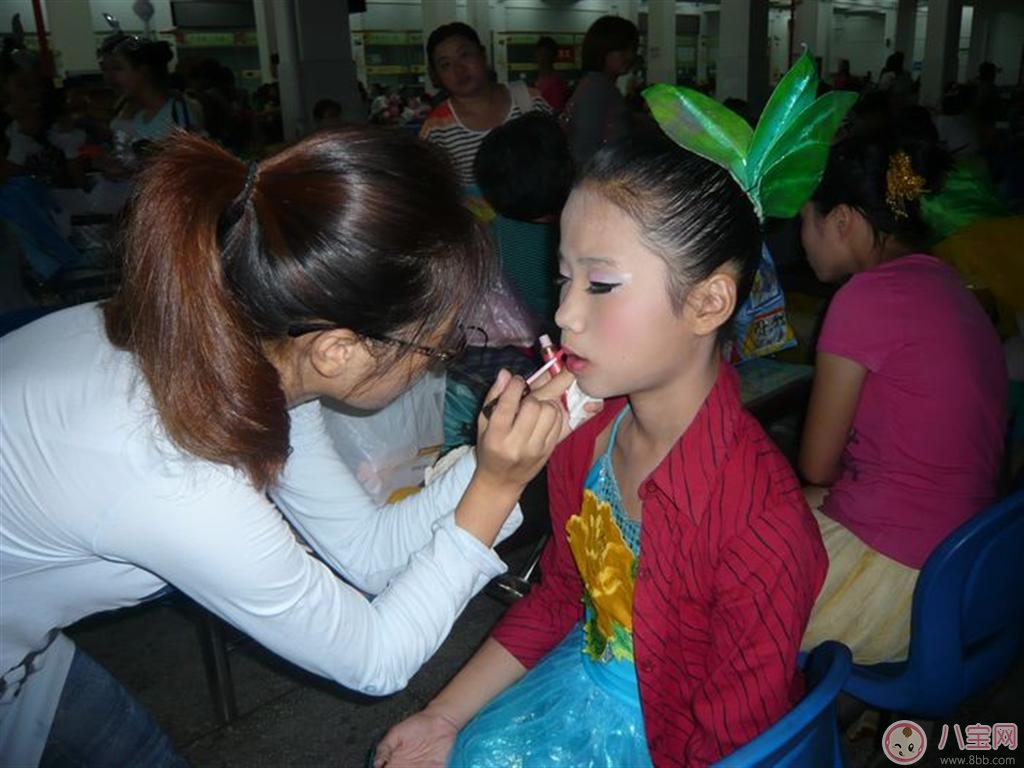 幼儿园表演化妆技巧推荐 幼儿园表演护肤常识