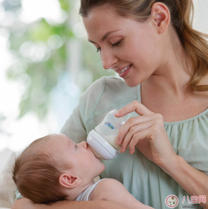 宝宝肚子胀气如何按摩排气  怎么用小儿推拿调理宝宝胀气