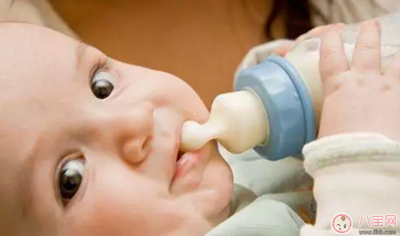 宝宝肚子胀气如何按摩排气  怎么用小儿推拿调理宝宝胀气