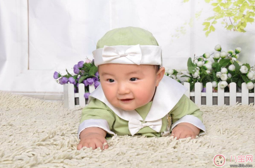 1-3个月宝宝怎么帮助他成长 1-3个月宝宝运动推荐