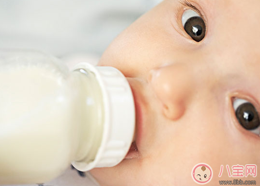 给宝宝转奶的原则跟方法  分段奶粉转奶注意事项