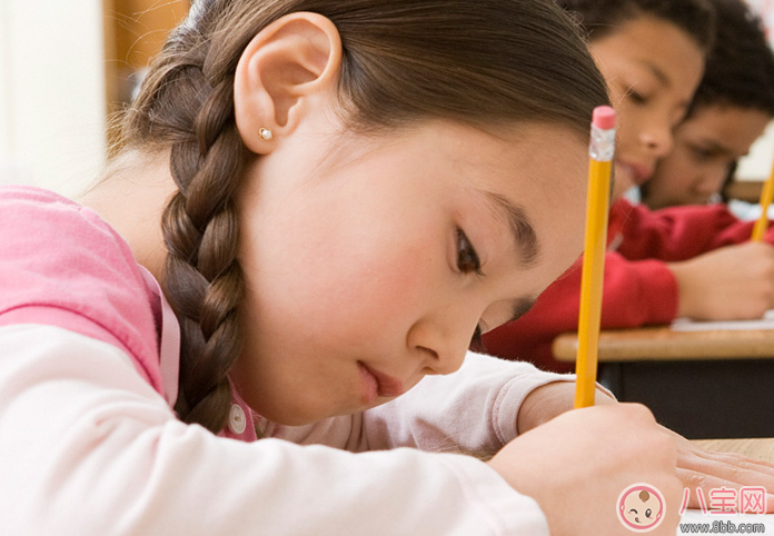 孩子做作业粗心怎么办 小孩粗心会慢慢变好吗