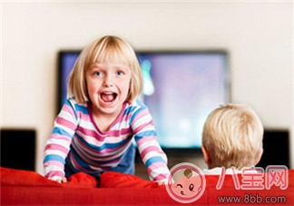 孩子多大可以看电视 8个月宝宝看电视好不好