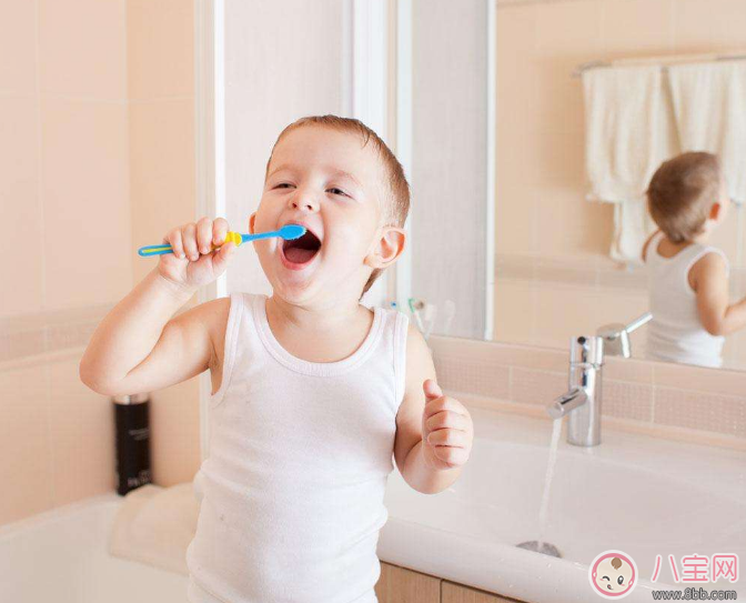 小孩子不喜欢用牙膏刷牙怎么办 如何让宝宝爱上刷牙