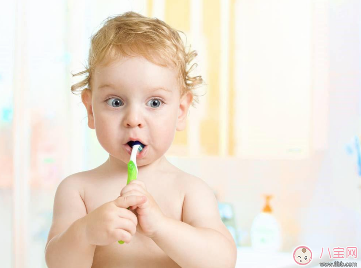 小孩子不喜欢用牙膏刷牙怎么办 如何让宝宝爱上刷牙
