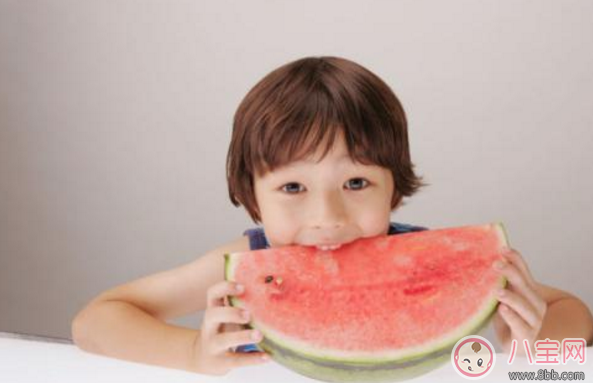孩子吃甜食会降低免疫力吗 小孩吃太多甜食有哪些影响2018