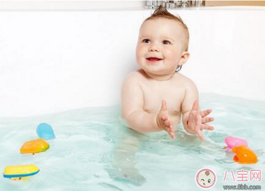 给宝宝喂奶之后洗澡影响消化吗 什么时候不适合给小孩洗澡2018
