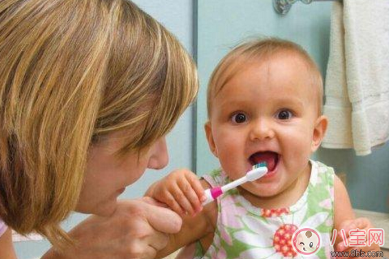 家长怎么训练孩子刷牙2018 怎么让孩子爱上刷牙