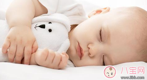 孩子什么时候分床睡比较好 宝宝分床睡的小技巧