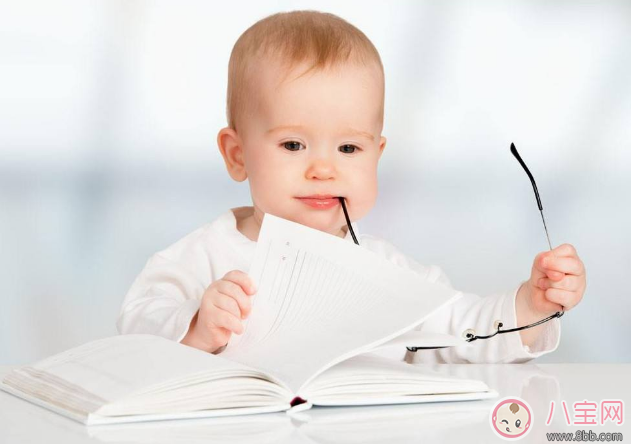 如何给2-4岁的宝宝选绘本 2-4岁宝宝绘本推荐有哪些
