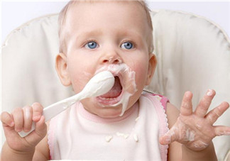 婴儿什么时候添加辅食最好 宝宝辅食添加时间表