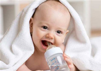 宝宝吃完辅食需要喝水吗 宝宝吃完辅食多久喝水好