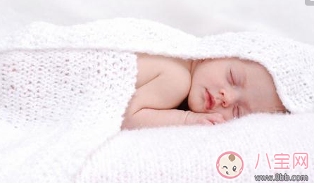 宝宝一天睡多久才算正常 3个月左右宝宝睡眠标准