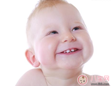 宝宝长牙发烧正常吗 为什么宝宝长牙期会发烧
