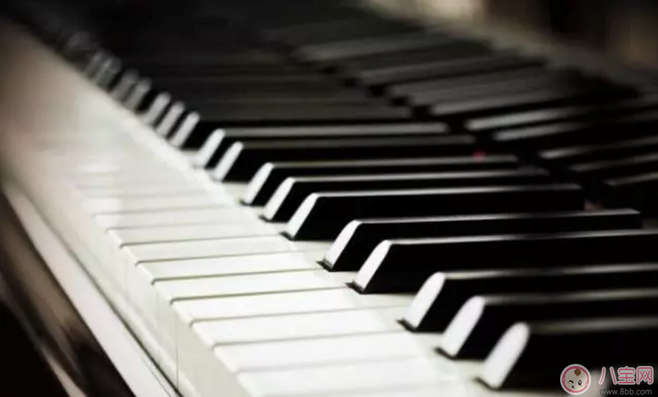 弹钢琴弹会导致近视是真的吗 为什么练钢琴的孩子多数都近视