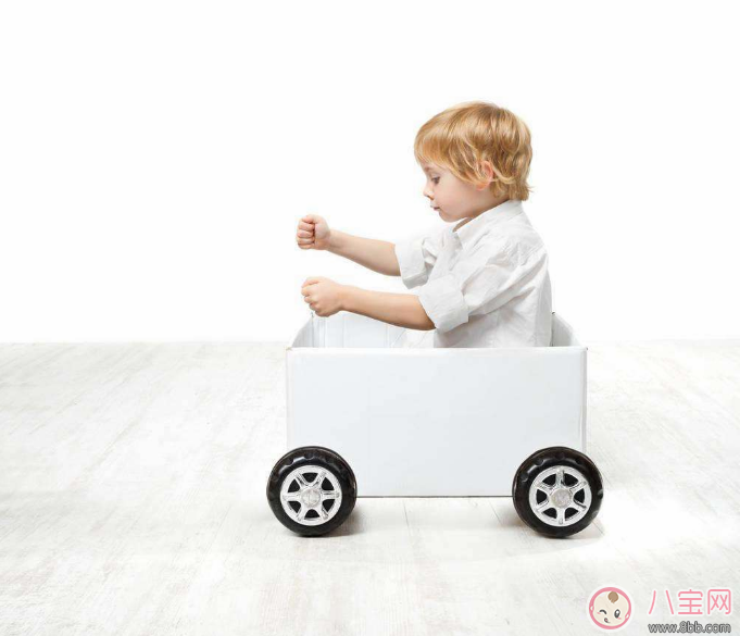 宝宝晕车按哪里最有效 孩子晕车如何推拿