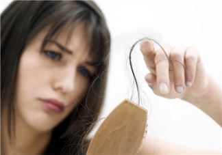 女人脱发的原因是什么 春天怎样有效预防脱发