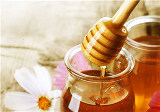 蜂蜜敷脸什么效果 蜂蜜水如何美容养颜